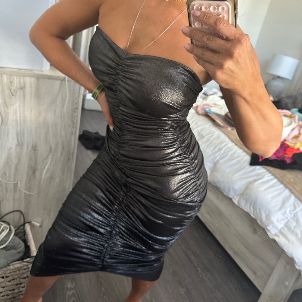 Black Strapless Bodycon Dress for Cocktail Nights